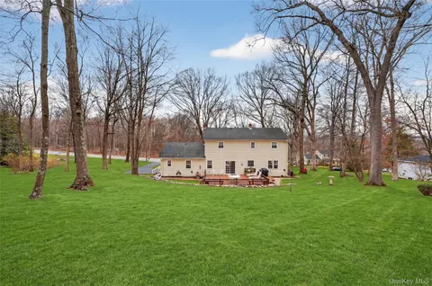 $899,900 | 541 Giordano Drive, Yorktown Heights, NY 10598