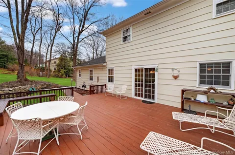 $899,900 | 541 Giordano Drive, Yorktown Heights, NY 10598