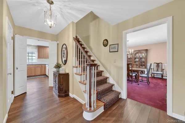 $899,900 | 541 Giordano Drive, Yorktown Heights, NY 10598