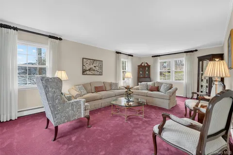 $899,900 | 541 Giordano Drive, Yorktown Heights, NY 10598