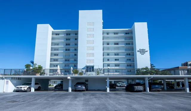 a view of building with outdoor space