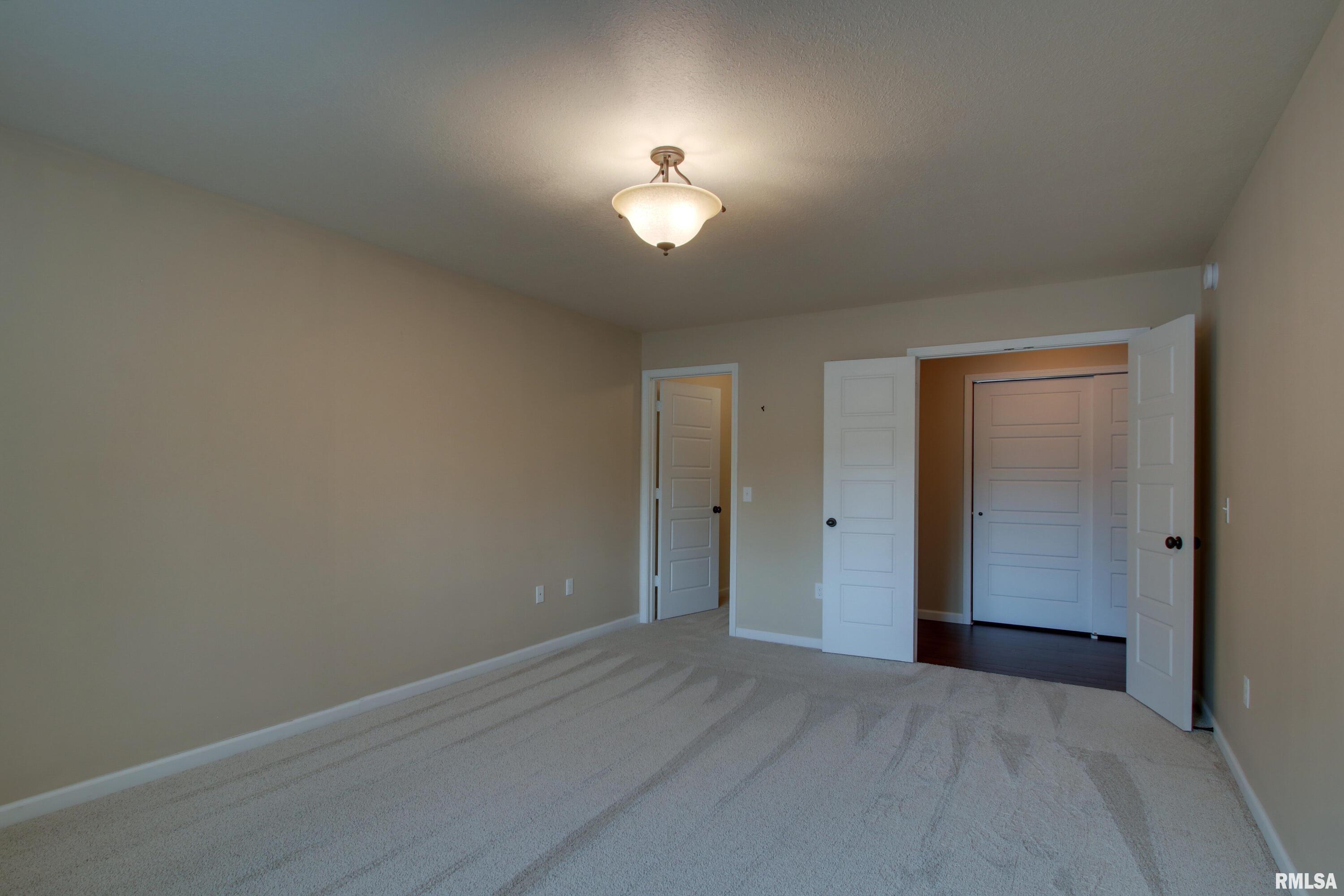 1101 Timber View Terrace Quincy, IL 62305 - Photo 17 of 24 Gallery Image 17