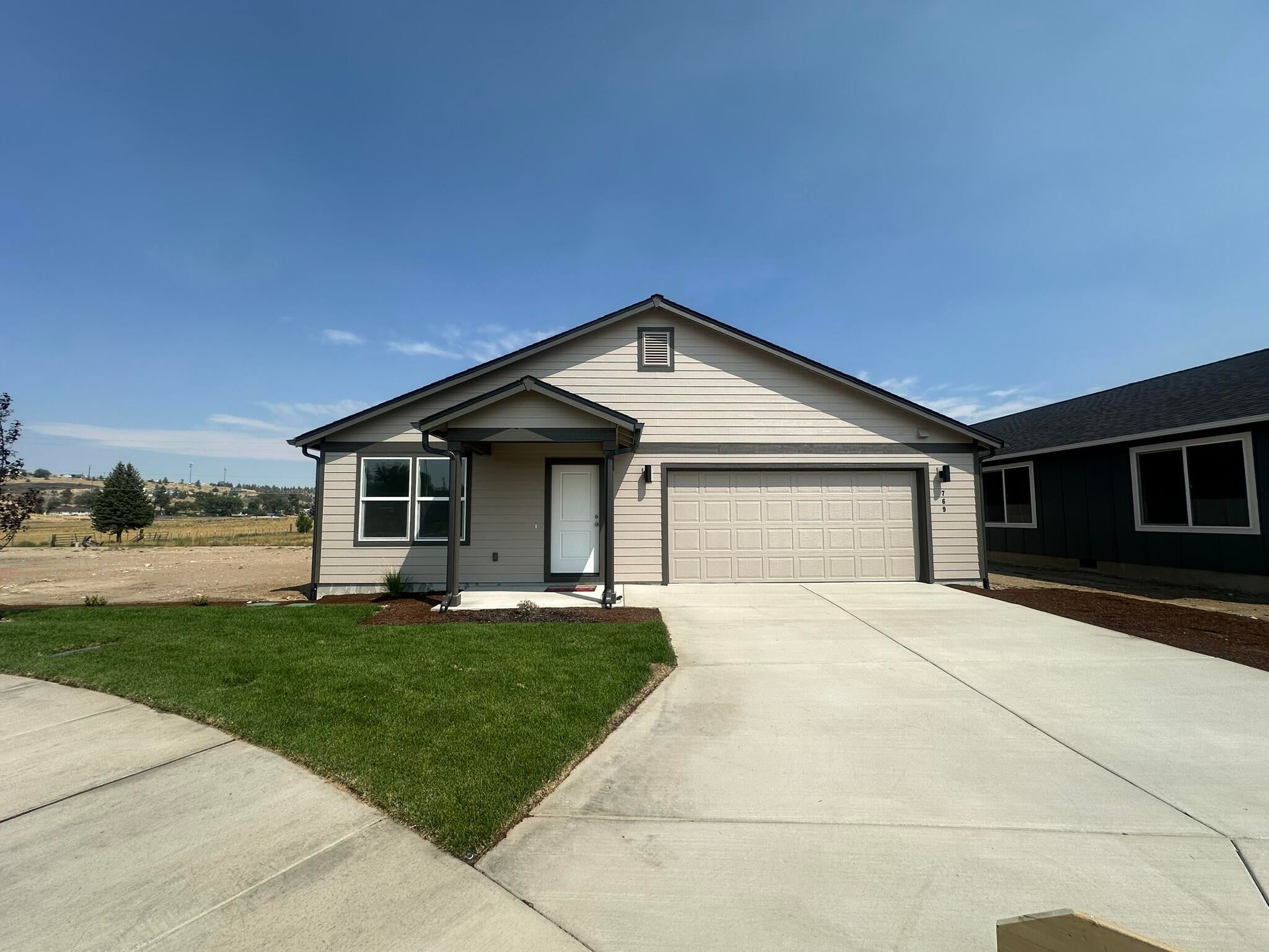 769 Northeast Rickenbacker Road Madras, OR 97741 - Photo 2 of 17 IMG_0176