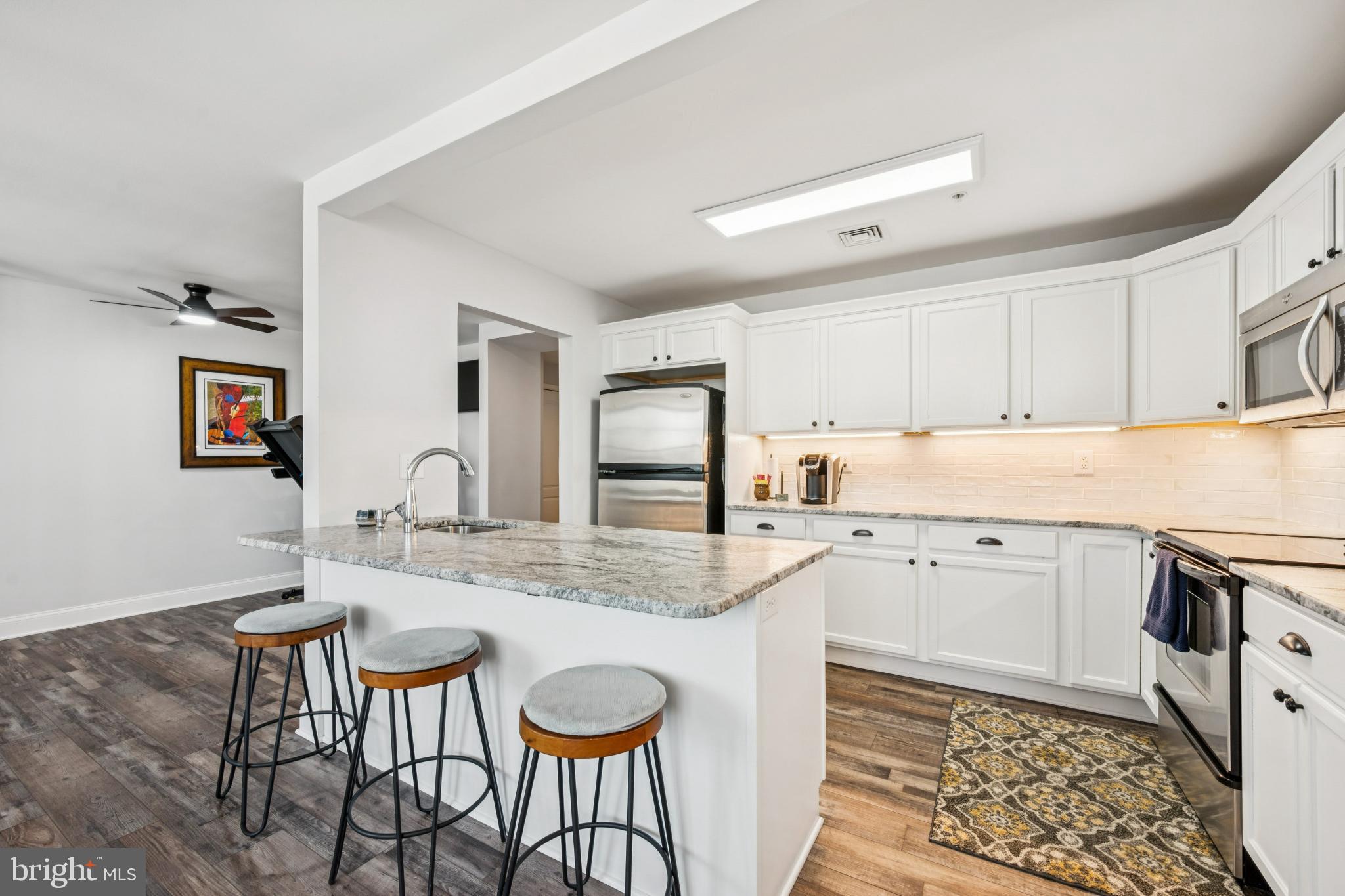 100 Aura Road, Unit 410 Clayton, NJ 08312 - Photo 5 of 25 Modern kitchen with sleek finishes.