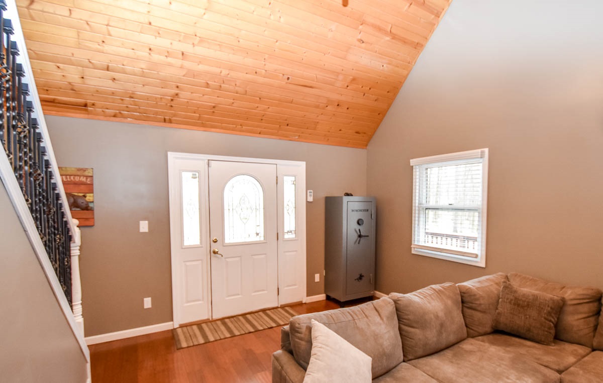 6926 North Maple Grove Road Bloomington, IN 47404 - Photo 4 of 33