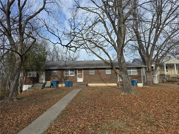 $235,000 | 11224-11226 Felton Street, Sugar Creek, MO 64054