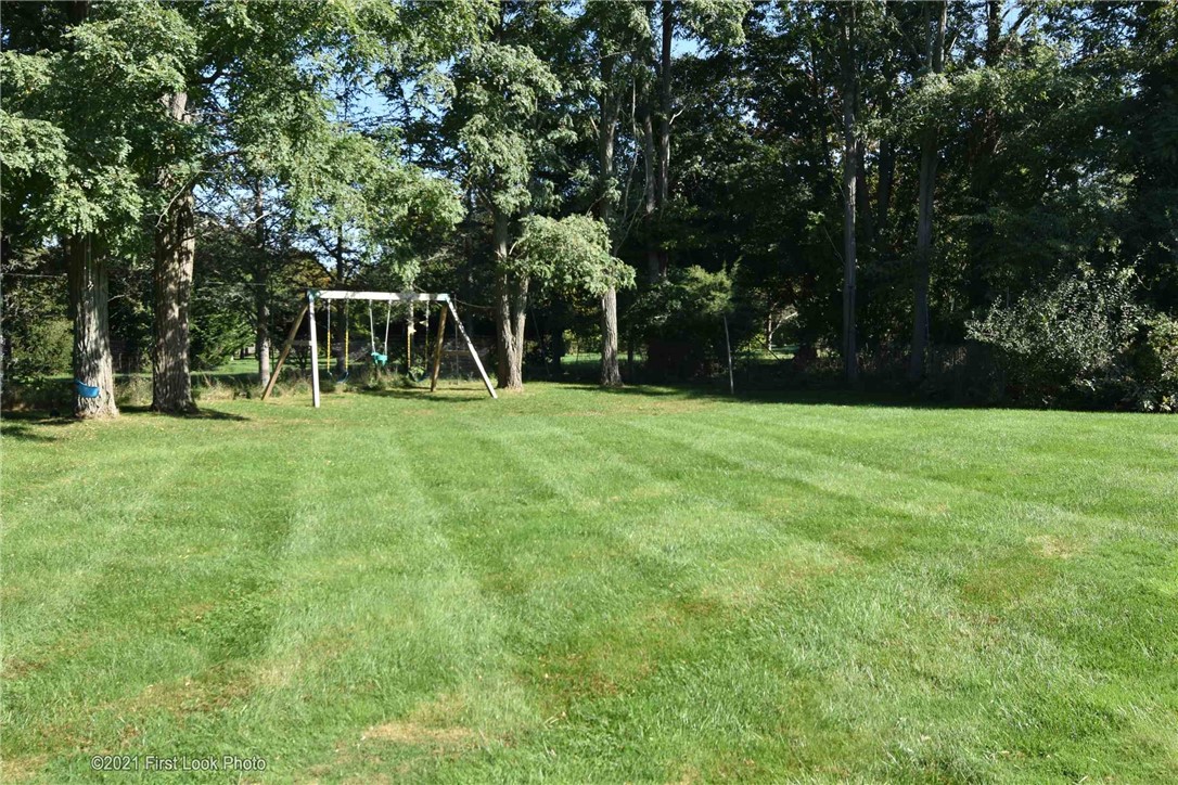 3 Freeborn Road Bristol, RI 02809 - Photo 5 of 33