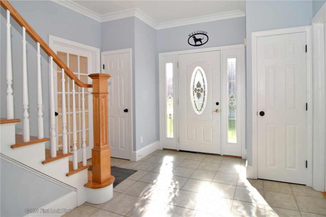 3 Freeborn Road Bristol, RI 02809 - Photo 7 of 33 Entry Foyer