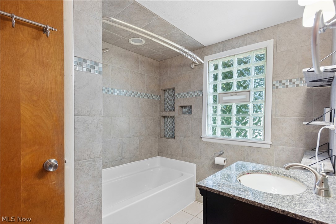 159 Como Street Struthers, OH 44471 - Photo 19 of 20 Full bath located on 2nd floor