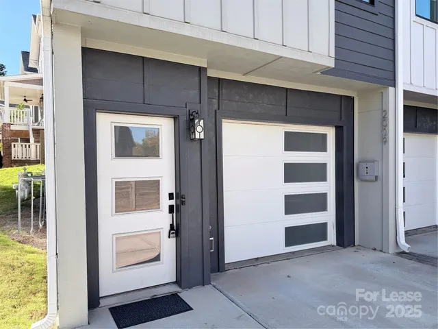 $3,000 | 2009 Hamorton Place, Charlotte, NC 28205