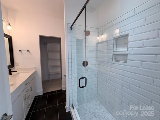 $3,000 | 2009 Hamorton Place, Charlotte, NC 28205