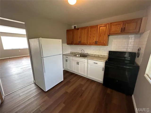 $975 | 14 Bruce Drive, Unit 4, Florissant, MO 63031