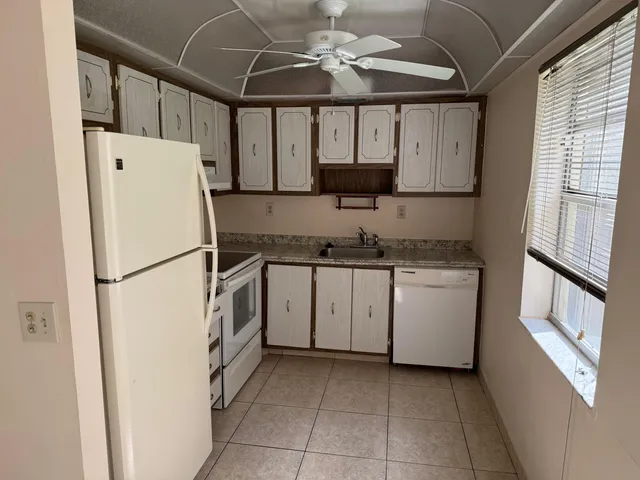 $1,500 | 390 Burgundy I, Delray Beach, FL 33484