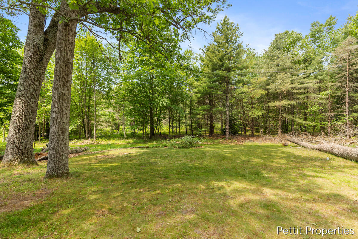 1857 Simonelli Road Muskegon, MI 49445 - Photo 8 of 30 1857-Simonelli_024