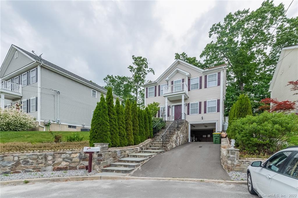 Beautiful Colonial with custom stone work
