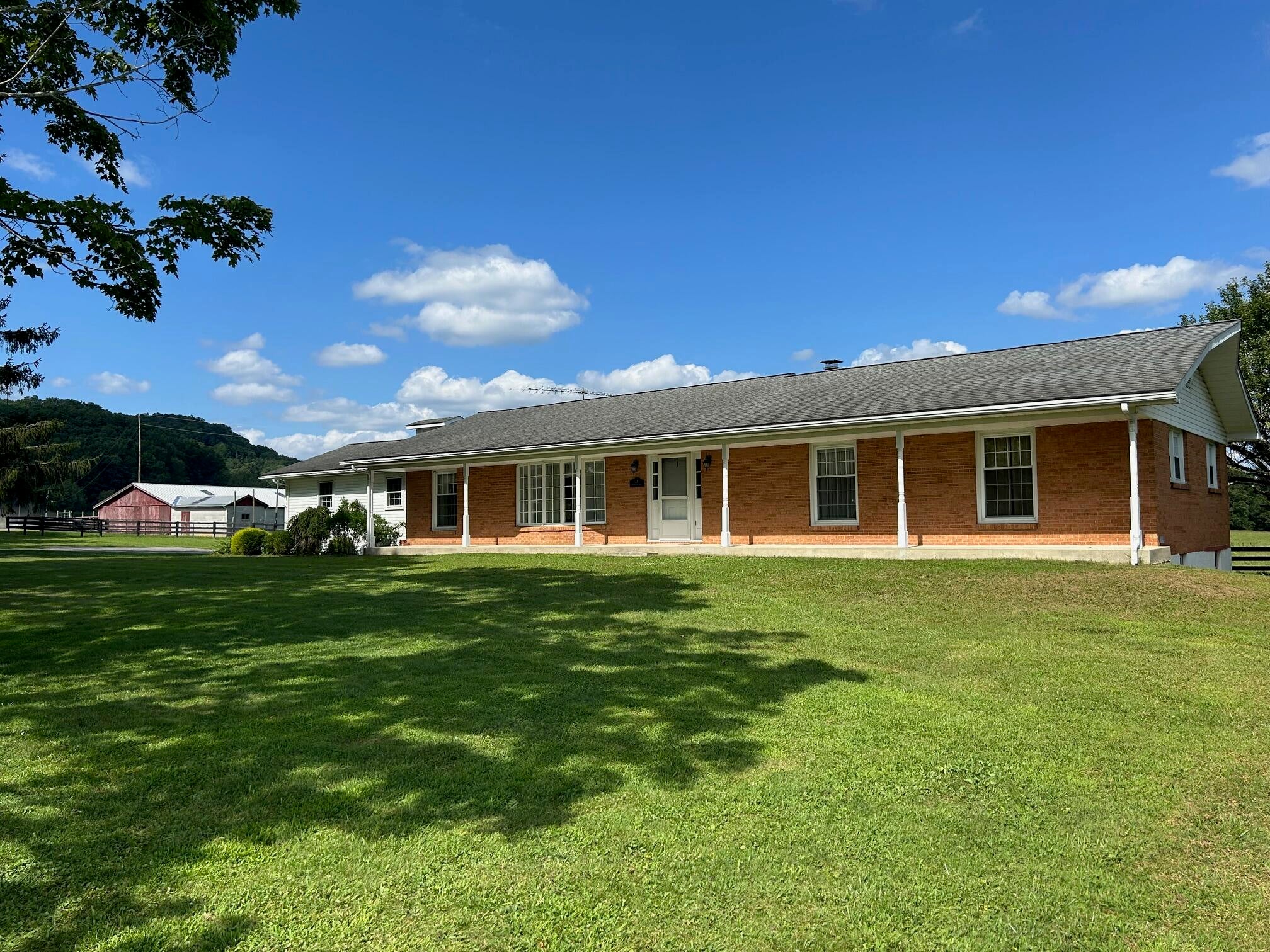 113 Lon Martin Road Rainelle, WV 25962 - Photo 6 of 114 Gallery Image 6