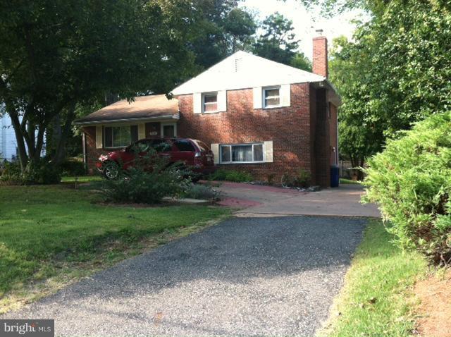 5007 Randolph Road Rockville, MD 20852 - Photo 8 of 9 Exterior front driveway