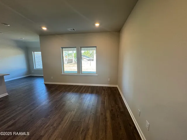 $1,800 | 331 White Pine Drive, Lafayette, LA 70501