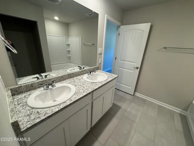 $1,800 | 331 White Pine Drive, Lafayette, LA 70501