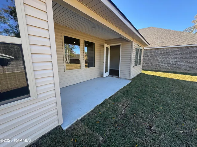 $1,800 | 331 White Pine Drive, Lafayette, LA 70501