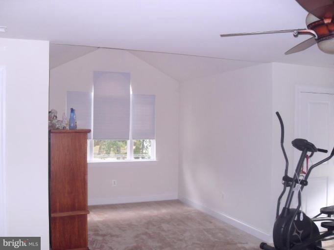 8434 Alvin Road Pasadena, MD 21122 - Photo 14 of 29 Sitting Room