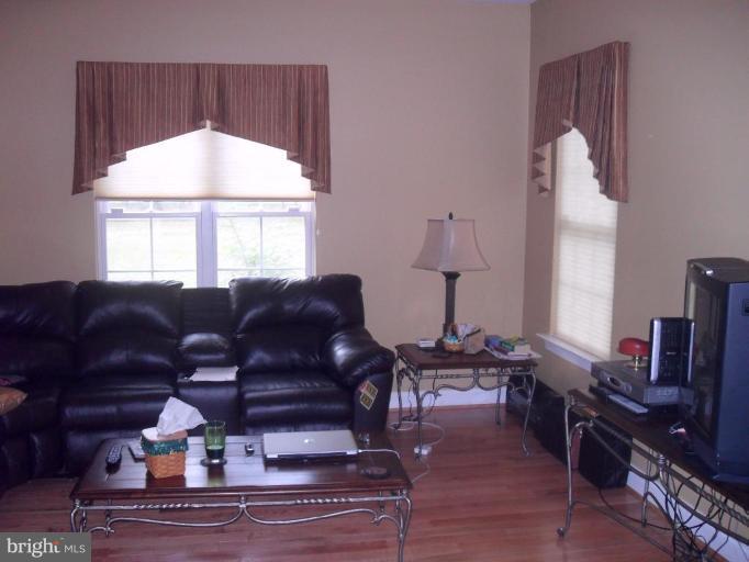 8434 Alvin Road Pasadena, MD 21122 - Photo 9 of 29 Family Room