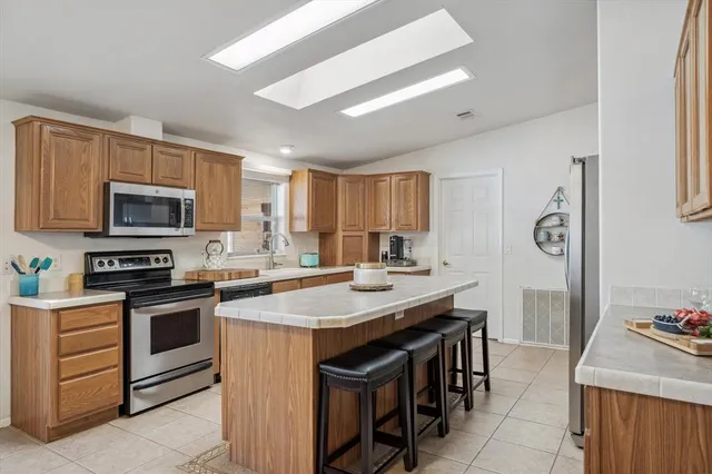 $375,000 | 10165 North Lake Circle, Kemp, TX 75143