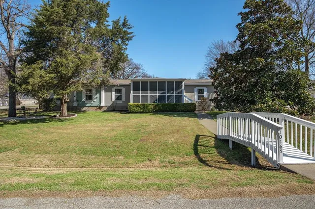 $375,000 | 10165 North Lake Circle, Kemp, TX 75143