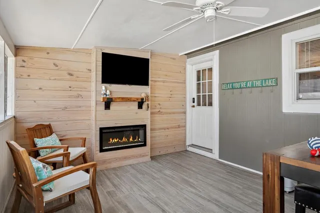 $375,000 | 10165 North Lake Circle, Kemp, TX 75143