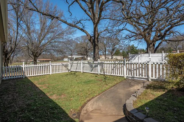 $375,000 | 10165 North Lake Circle, Kemp, TX 75143