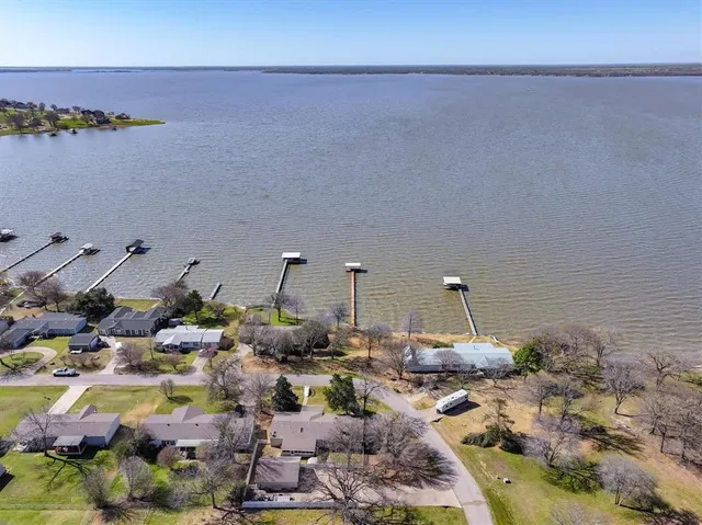$375,000 | 10165 North Lake Circle, Kemp, TX 75143