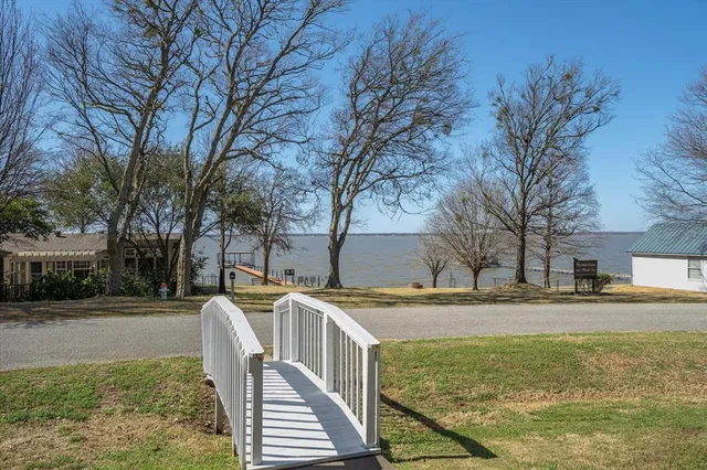 $375,000 | 10165 North Lake Circle, Kemp, TX 75143