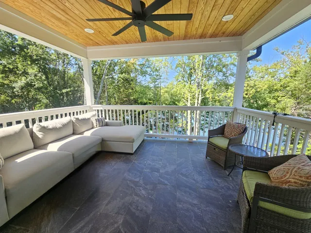 $899,000 | 73 Cypress Point Drive, Winchester, TN 37398