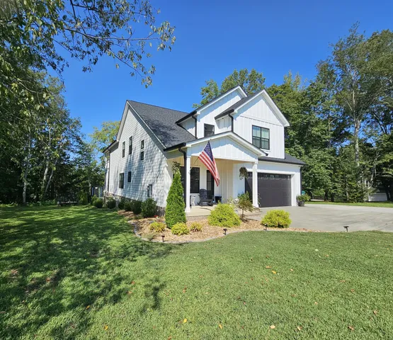 $899,000 | 73 Cypress Point Drive, Winchester, TN 37398