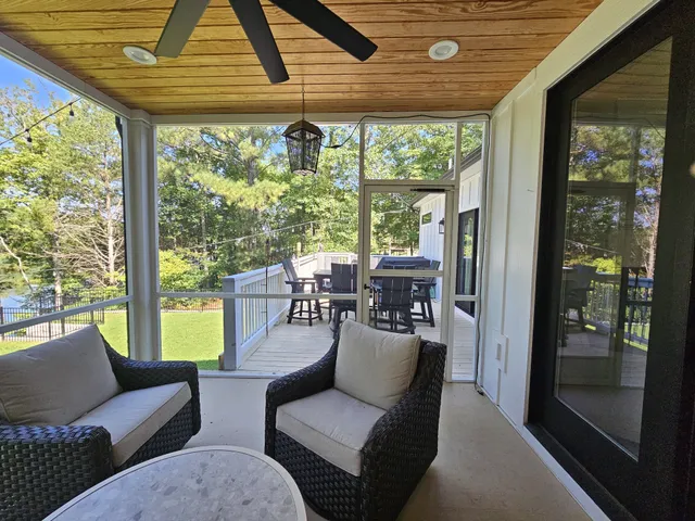 $899,000 | 73 Cypress Point Drive, Winchester, TN 37398