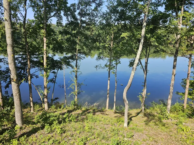 $899,000 | 73 Cypress Point Drive, Winchester, TN 37398