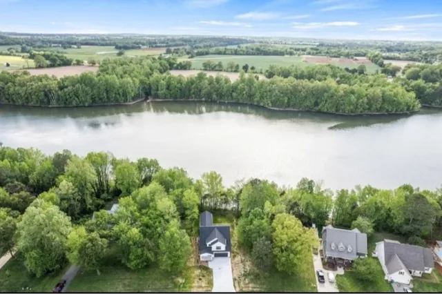 $899,000 | 73 Cypress Point Drive, Winchester, TN 37398