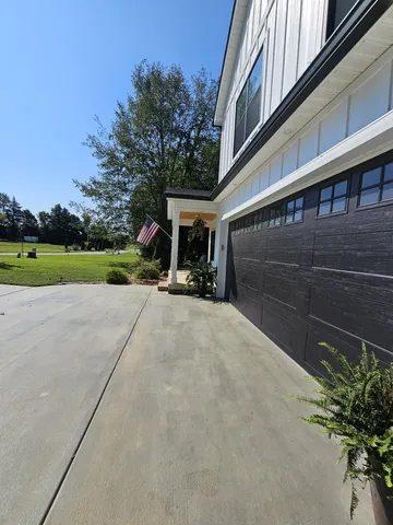 $899,000 | 73 Cypress Point Drive, Winchester, TN 37398