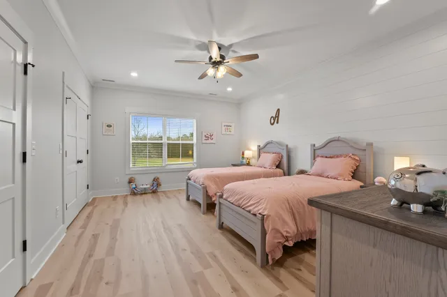 $899,000 | 73 Cypress Point Drive, Winchester, TN 37398