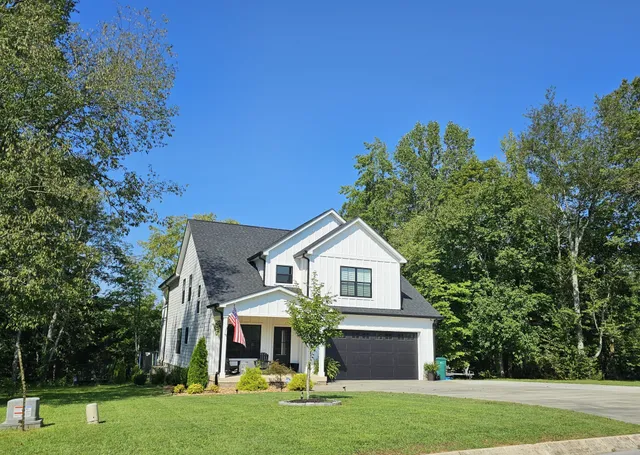 $899,000 | 73 Cypress Point Drive, Winchester, TN 37398