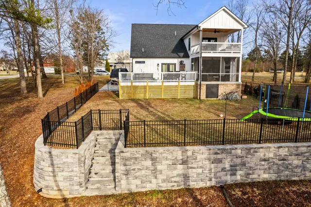 $899,000 | 73 Cypress Point Drive, Winchester, TN 37398