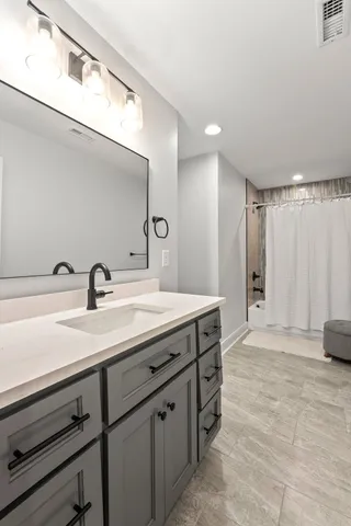 $899,000 | 73 Cypress Point Drive, Winchester, TN 37398