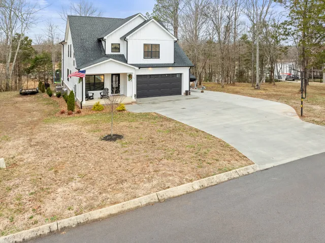 $899,000 | 73 Cypress Point Drive, Winchester, TN 37398