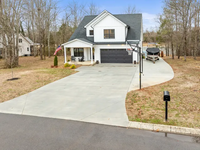 $899,000 | 73 Cypress Point Drive, Winchester, TN 37398