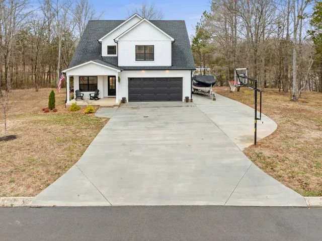 $899,000 | 73 Cypress Point Drive, Winchester, TN 37398