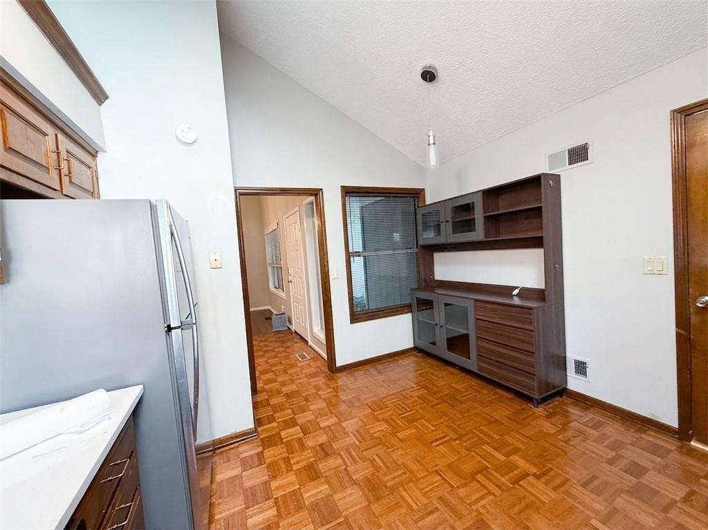 8323 West 120th Terrace Overland Park, KS 66213 - Photo 9 of 28