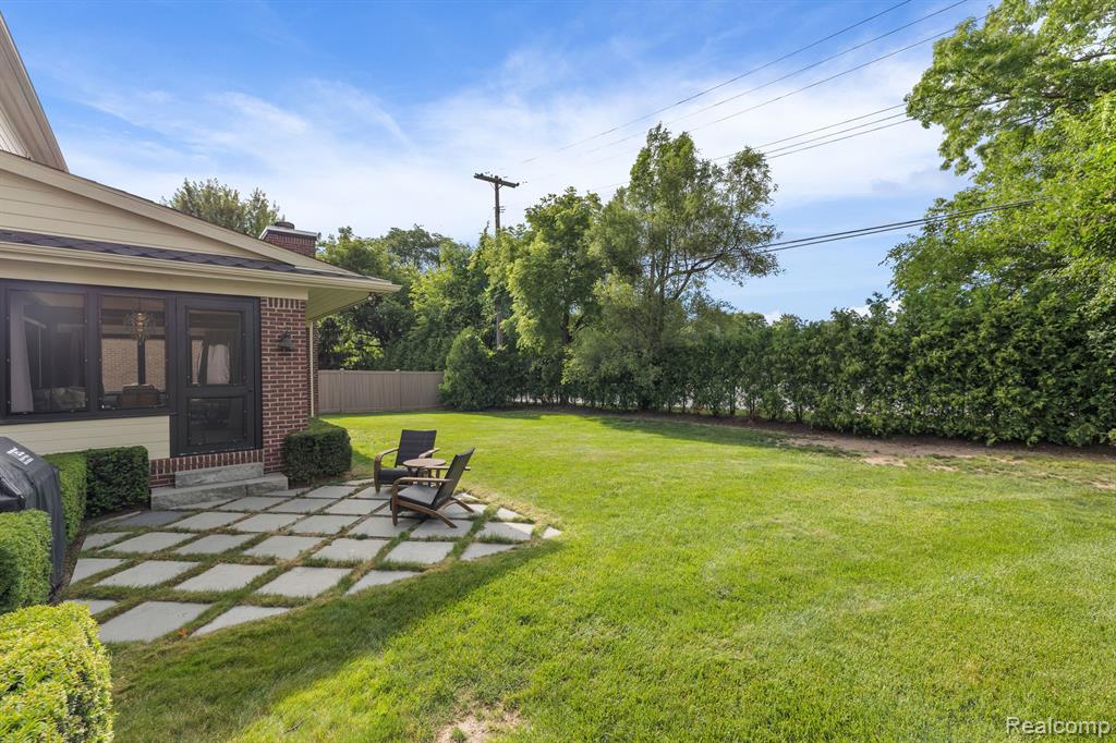 1151 Manchester Road Birmingham, MI 48009 - Photo 46 of 51