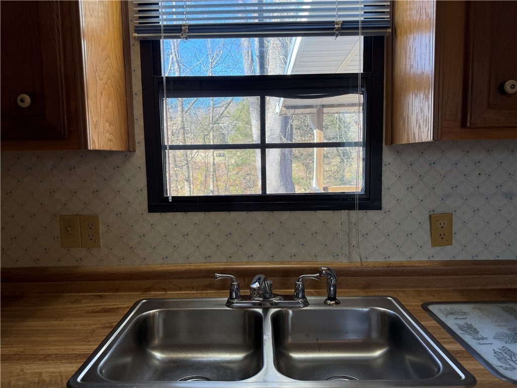 130 Chauga Road Westminster, SC 29693 - Photo 3 of 20