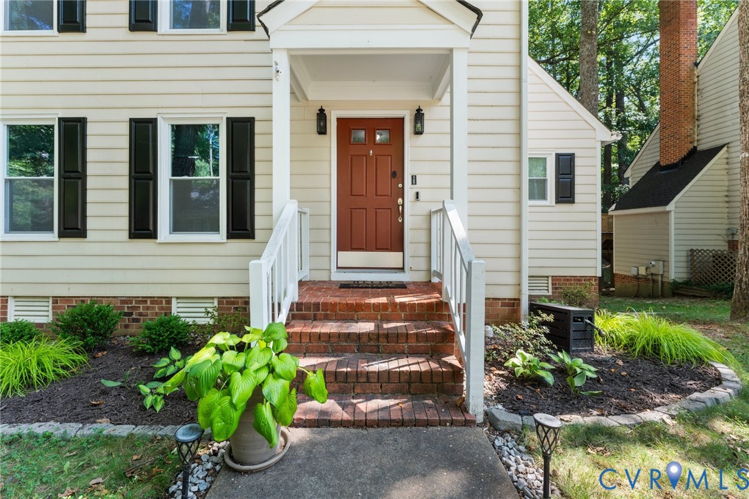 5605 Chatmoss Road Midlothian, VA 23112 - Photo 2 of 31