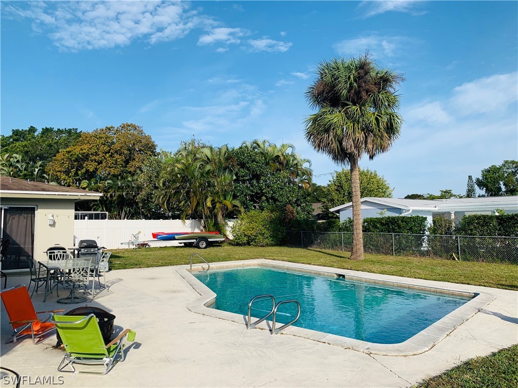 1657 South Mayfair Road Fort Myers, FL 33919 - Photo 4 of 27 Gallery Image 4